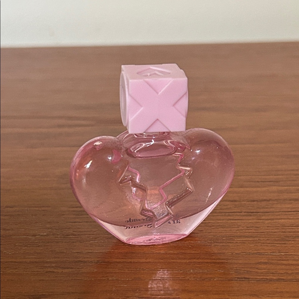 Ariana Grande mini perfume